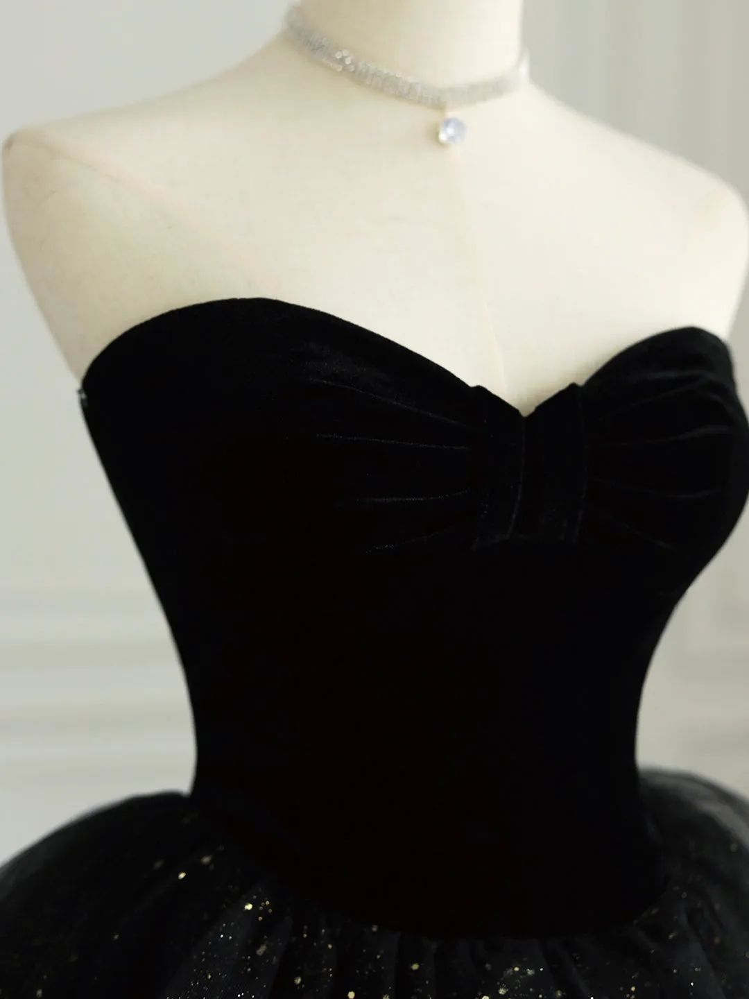 Black Strapless Tulle Formal Dress with Velvet A-Line Sweetheart Neck Long Prom Dress