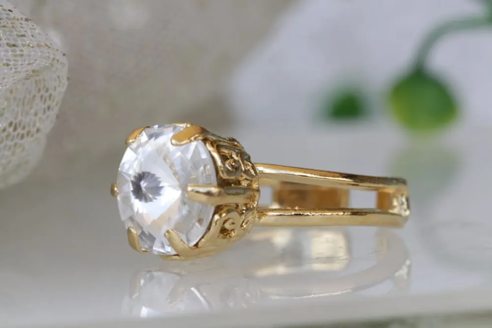 CLEAR CRYSTAL RING