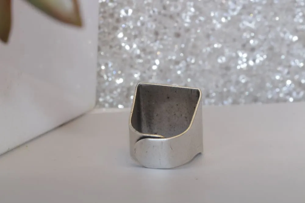 CUSTOM INITIAL RING