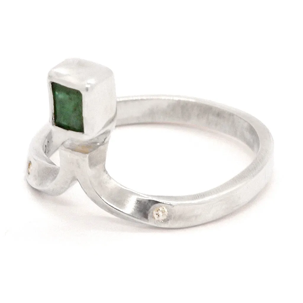 Emerald & White Diamond Twisted Ring (size 6)