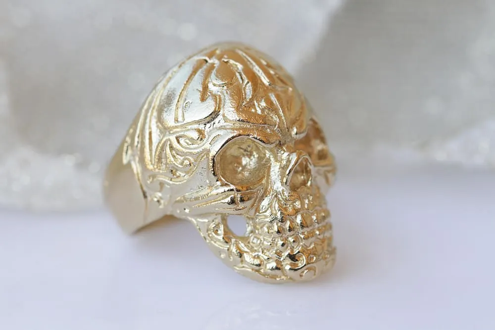 GOLD SKULL RING