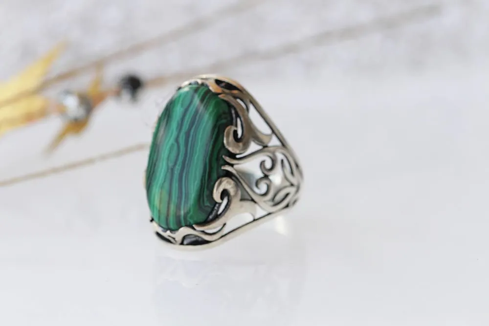 GREEN MALACHITE RING