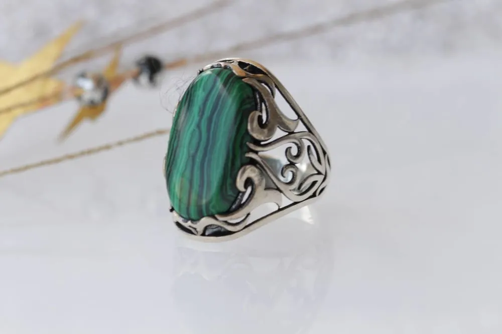 GREEN MALACHITE RING