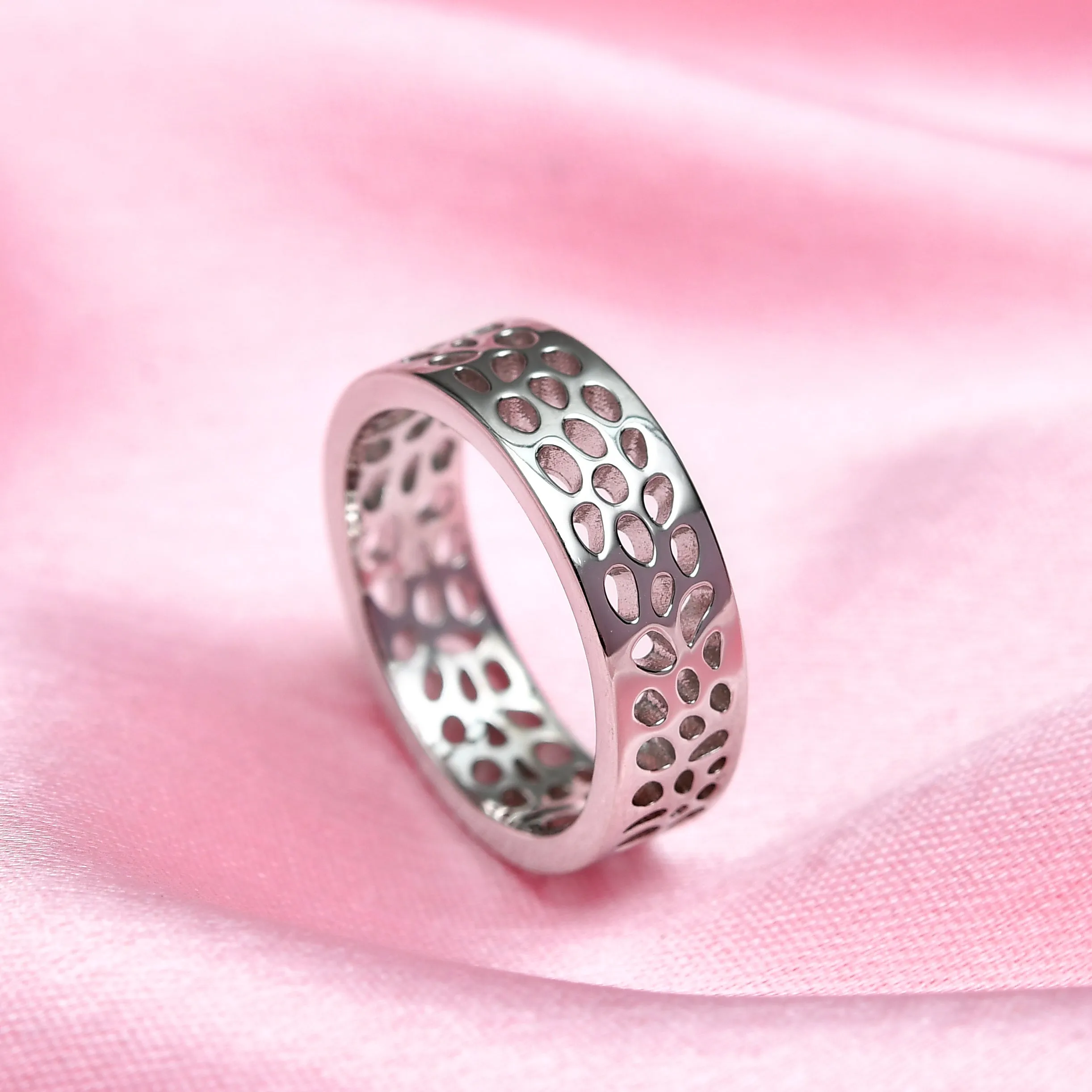 Lattice Band Ring