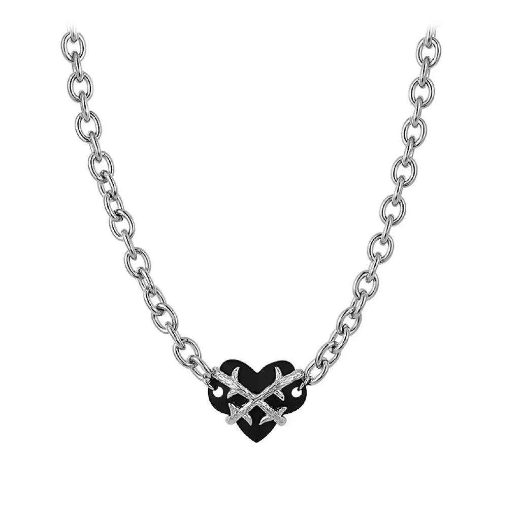 N15 Arrow Black Heart Pendant Necklace