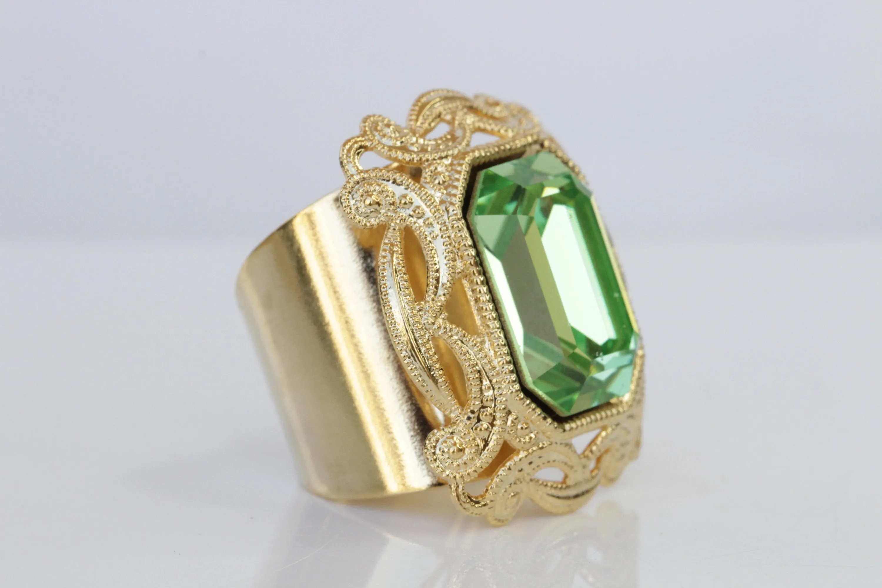 PERIDOT STATEMENT RING