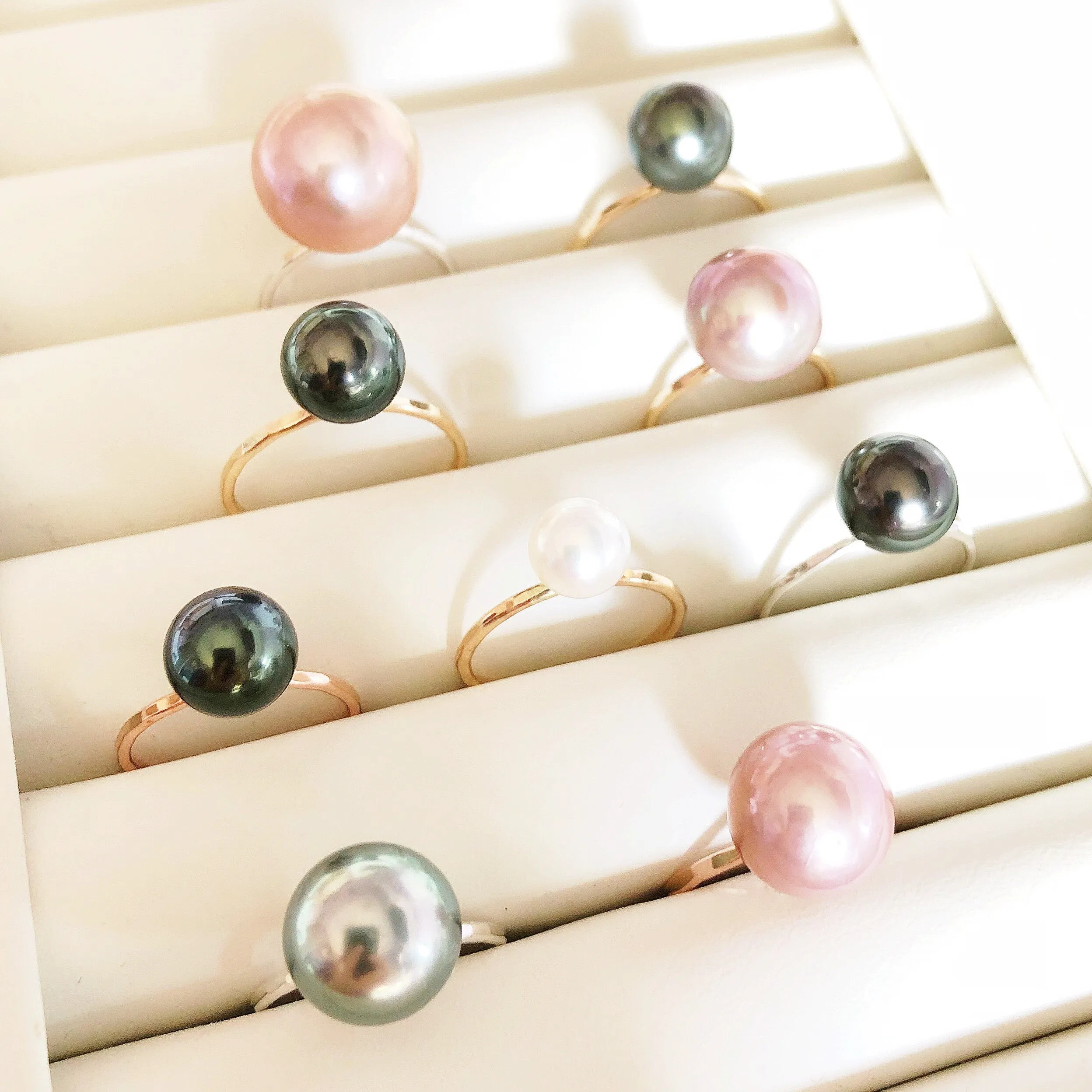 Ring ELVANI - white pearl (R175)