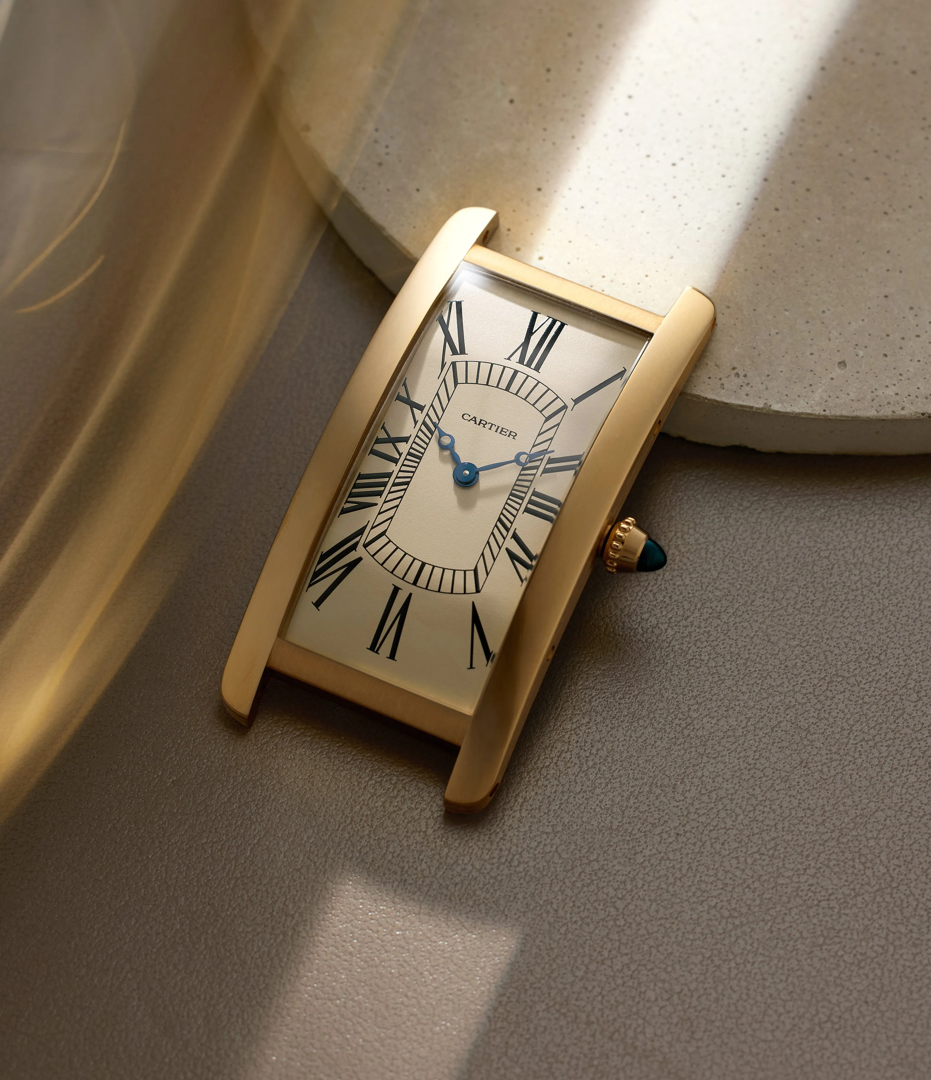 Tank Cintrée | 2718 | 100th Anniversary | Yellow Gold